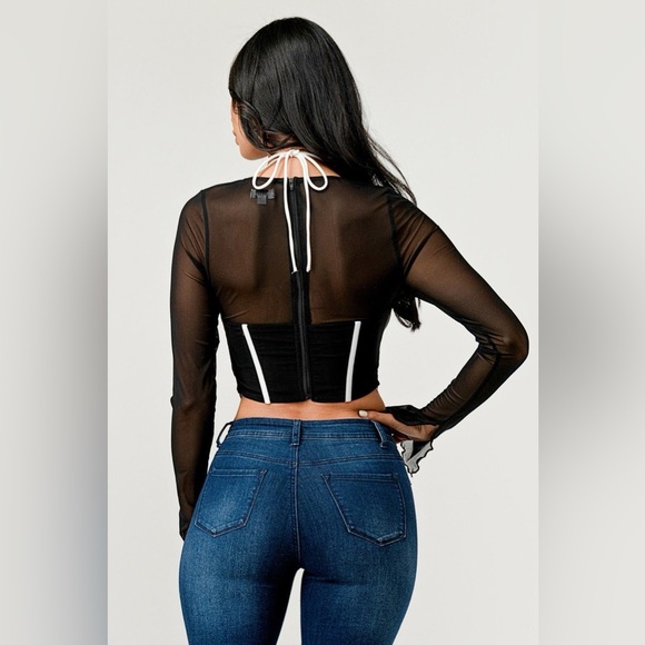 NWT - Chic contrast trim long sleeves bustier crop top - Picture 2 of 7